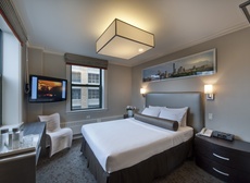 Boutique 1 Queen Bed